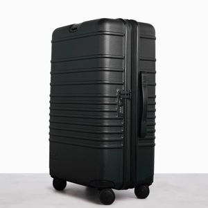 BEIS The 26" Check-In Roller in Black